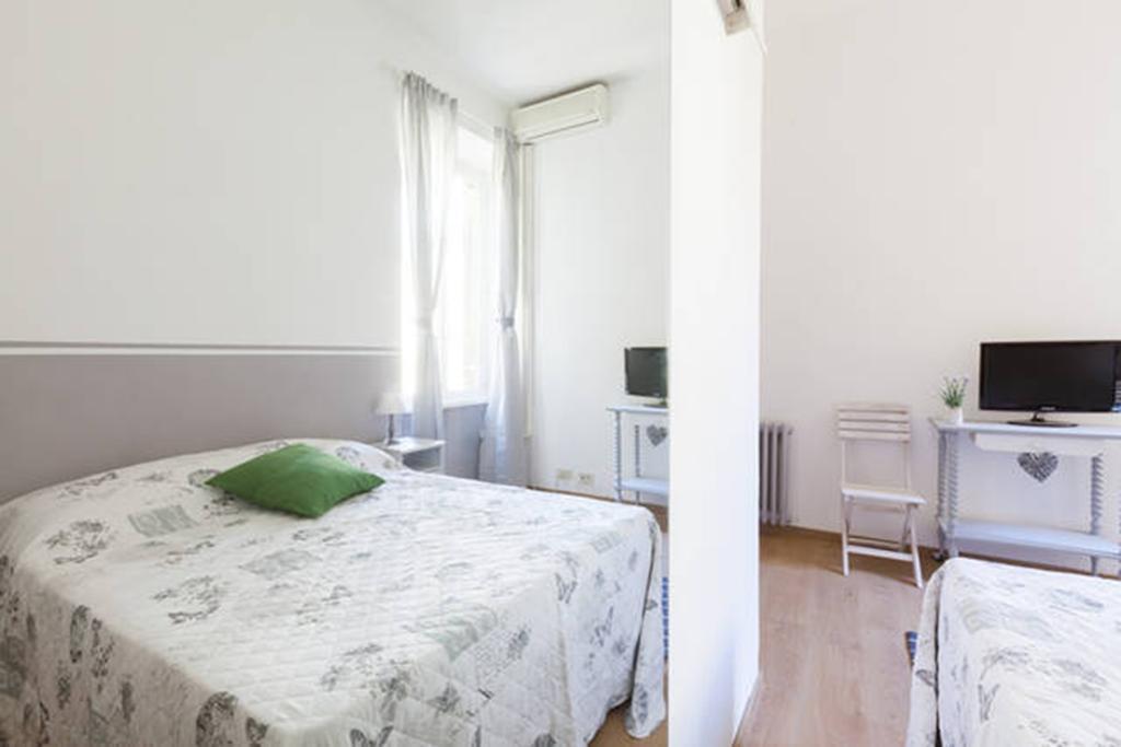 Acomodação com café da manhã  Domus Merulana Bed And Breakfast Roma